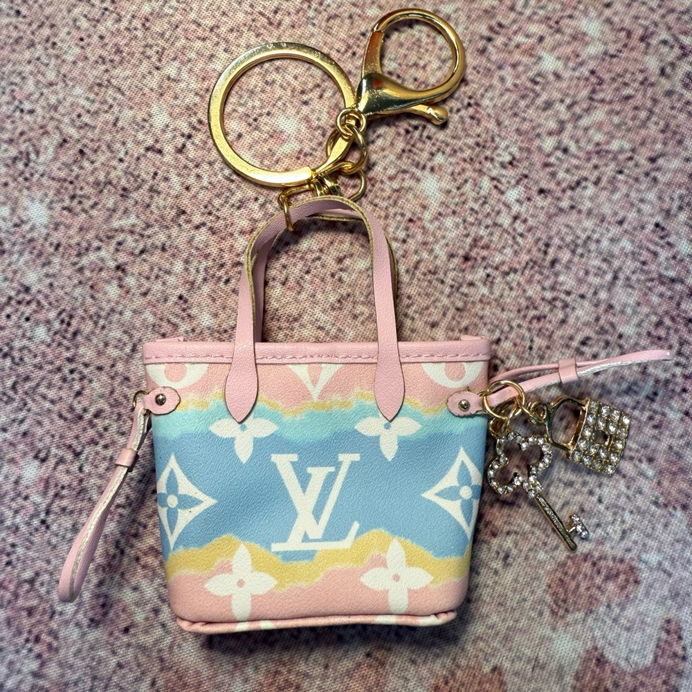Louis Vuitton Fashion Functional Pink and Blue Key Holder